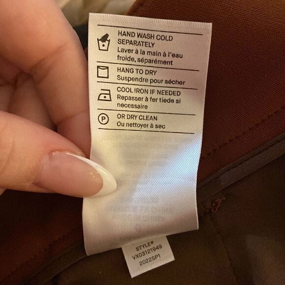 Vince NWT Front Pleat Shorts in Burnt Orange Size 6 - Picture 8 of 8